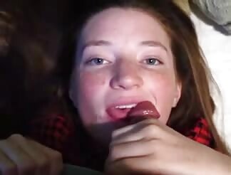 Girls has eyecontact while sucking boyfriends dick