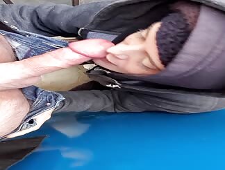 Teens having a quick fuck outdoors