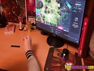 Anal cream pie for girlfriend after some hardcore gaming time