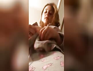 She loves to masturbate for the camera 