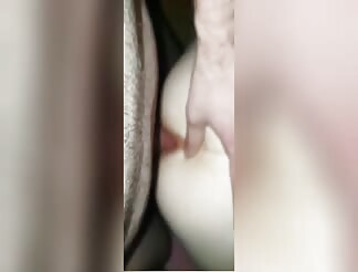 Ich ficke das erste Mal den Arsch meiner freundin