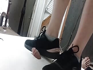 Allie24xxx Stomping, Kicking & Trampling dick with sneakers