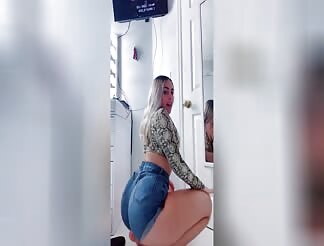TikTok slut twerks in this pmv edit